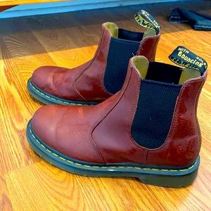 Dr Martens 2976 leather Chelsea’s boot Ladies size 9